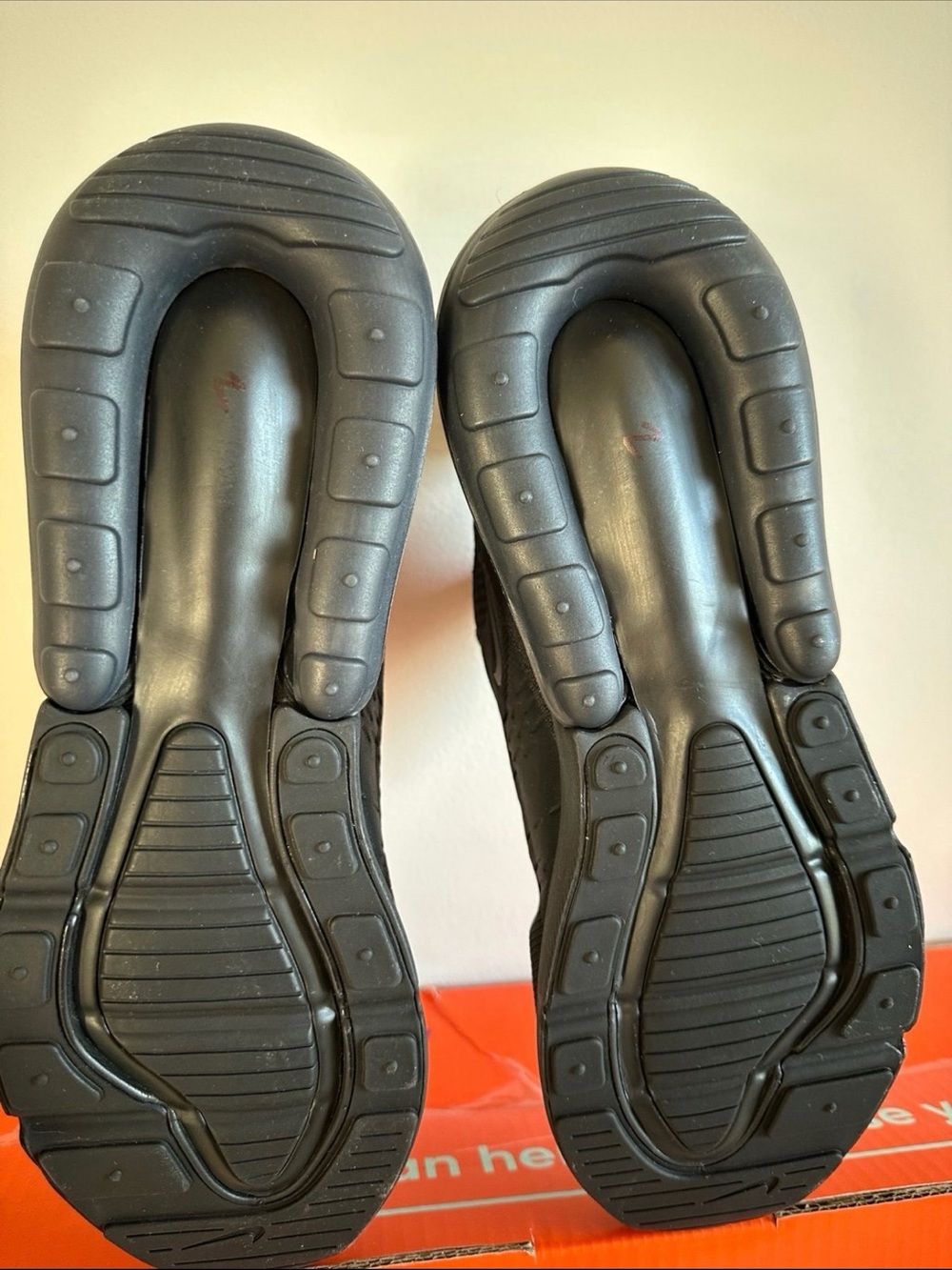 Nike Black Air Max 270 Sneakers - Picture 2 of 2